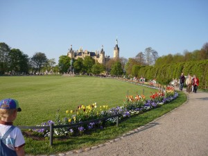 In Schwerin öffnete die Bundesgartenschau in märchenhafter Kulisse ihre Pforten.