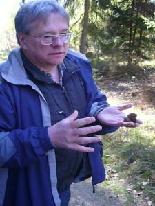 Reinhold Krakow erzählt wissenswertes über die Frühjahrs- Lorchel.