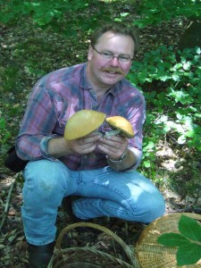 Thomas Harm freut sich über die schönen Rotkappen. 24. Juni 2009.