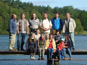 Gruppenfoto nach der Begrüßung am Roten See. 29.08.2009