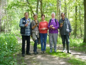 Und das war die kleine Wandertruppe von heute. Von links: Reinhold Krakow, Regina Groß, Erika Wittenhagen, Helga Köster und Hans - Jürgen Wilsch. 29. Mai 2010