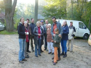 Kurz vor dem Aufbruch ins Warnowtal auf dem Parkplatz in Friederichswalde. 10.10.2010.