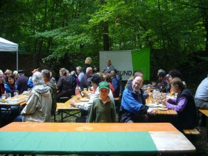 Die Prüftische sind schon leer und die Pilze brutzeln in der Pfanne b.z.w. werden gerade verspeist.