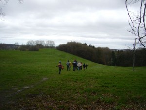 Nun aber hinuter in das Glashäger Quellental, nachdem wir die Hof Glashägener Parkanlage hinter uns gelassen haben.