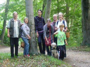 Und als Erinnerung an unser kleines Pilzseminar in Mecklenburg versammlte sich unsere kleine, überschaubare Gruppe nochmals zum Abschlußfoto. 02. Sptember 2012 auf Schefwerder bei Schwerin.